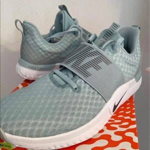 Nike 8.5 Womens running shoes